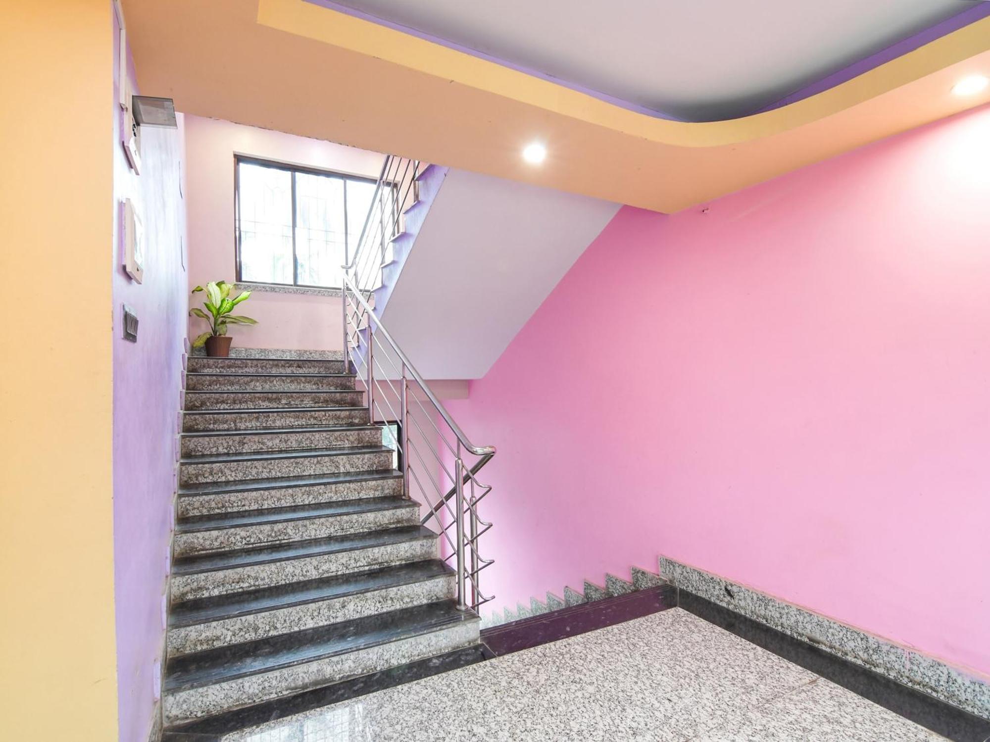 Oyo Flagship Hotel Red Velvet Hugli-Chinsurah Екстер'єр фото